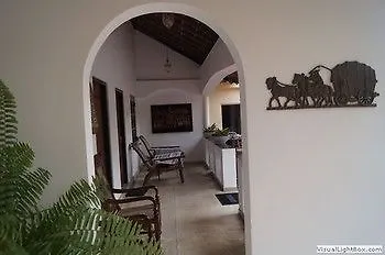 Embiente Guest House Negombo