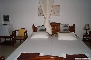 Embiente Guest House Negombo 3*,  Sri Lanka